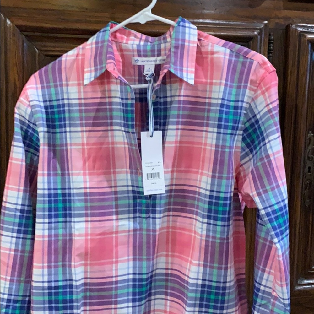 Women’s NWT Southern Tide button up